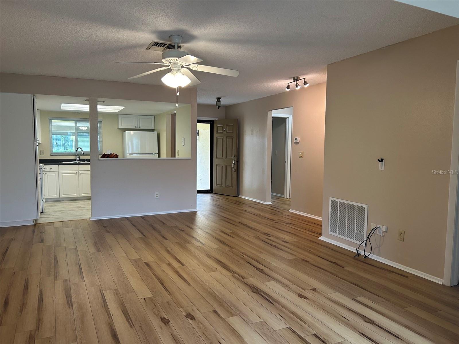 2506 Oakleaf Ln #25b Property Photo 6