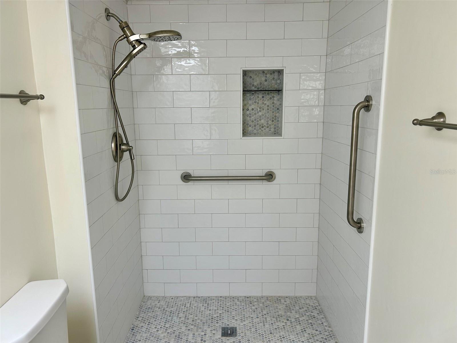 2506 Oakleaf Ln #25b Property Photo 11