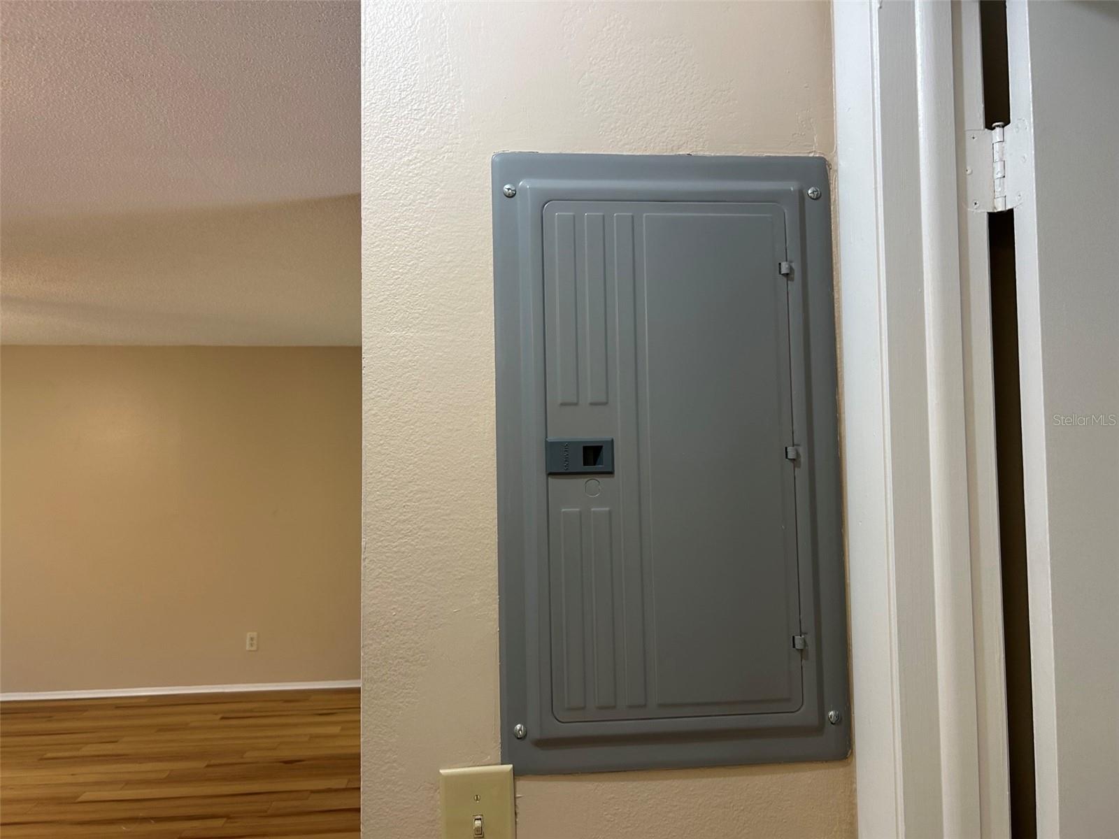 2506 Oakleaf Ln #25b Property Photo 16