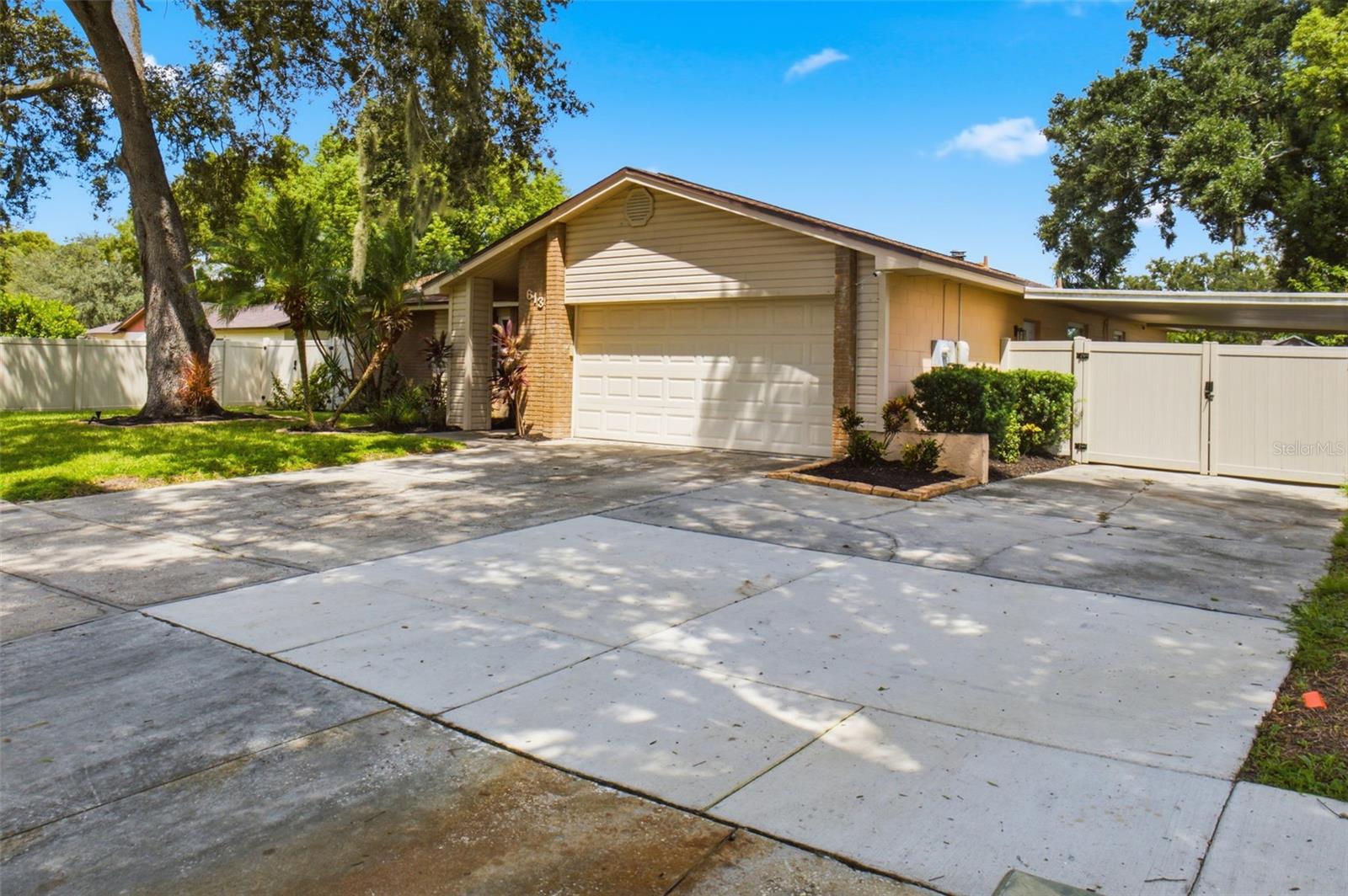613 Pine Forest Dr Property Photo 4