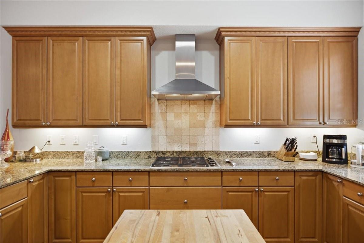 114 E Davis Blvd #8 Property Photo 3