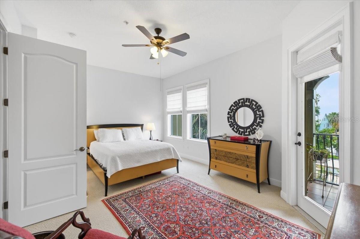 114 E Davis Blvd #8 Property Photo 19