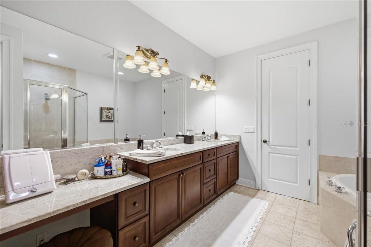 114 E Davis Blvd #8 Property Photo 24