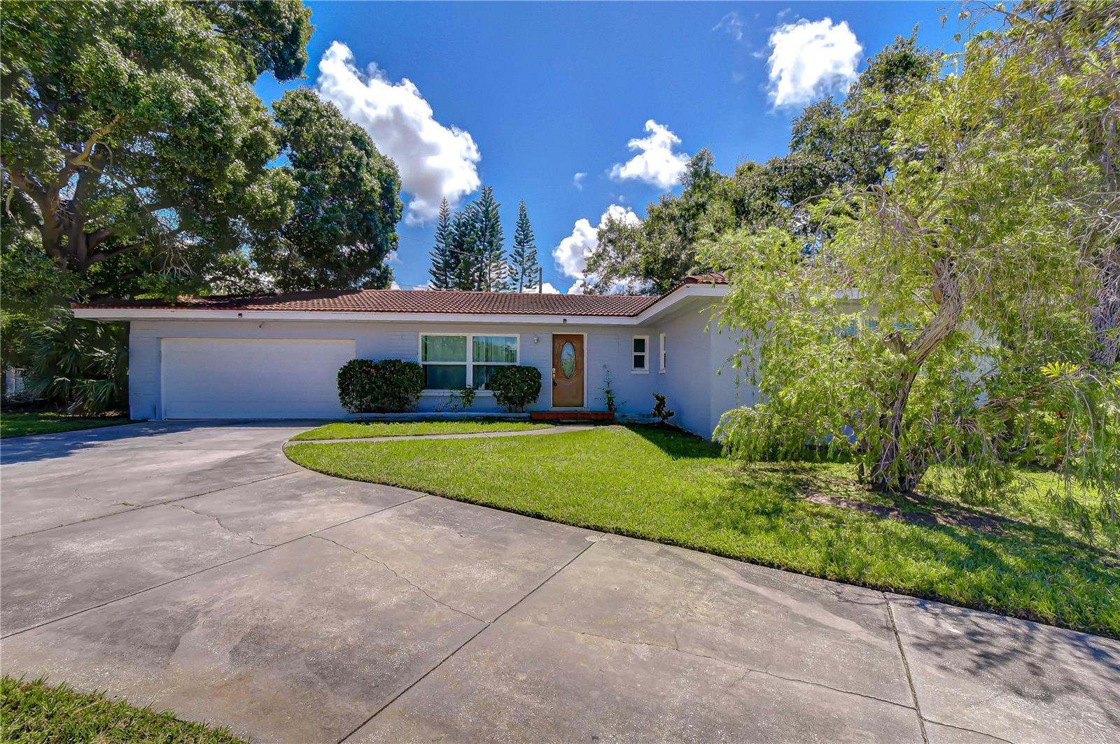 1001 Bay Breeze Ter Property Photo 2