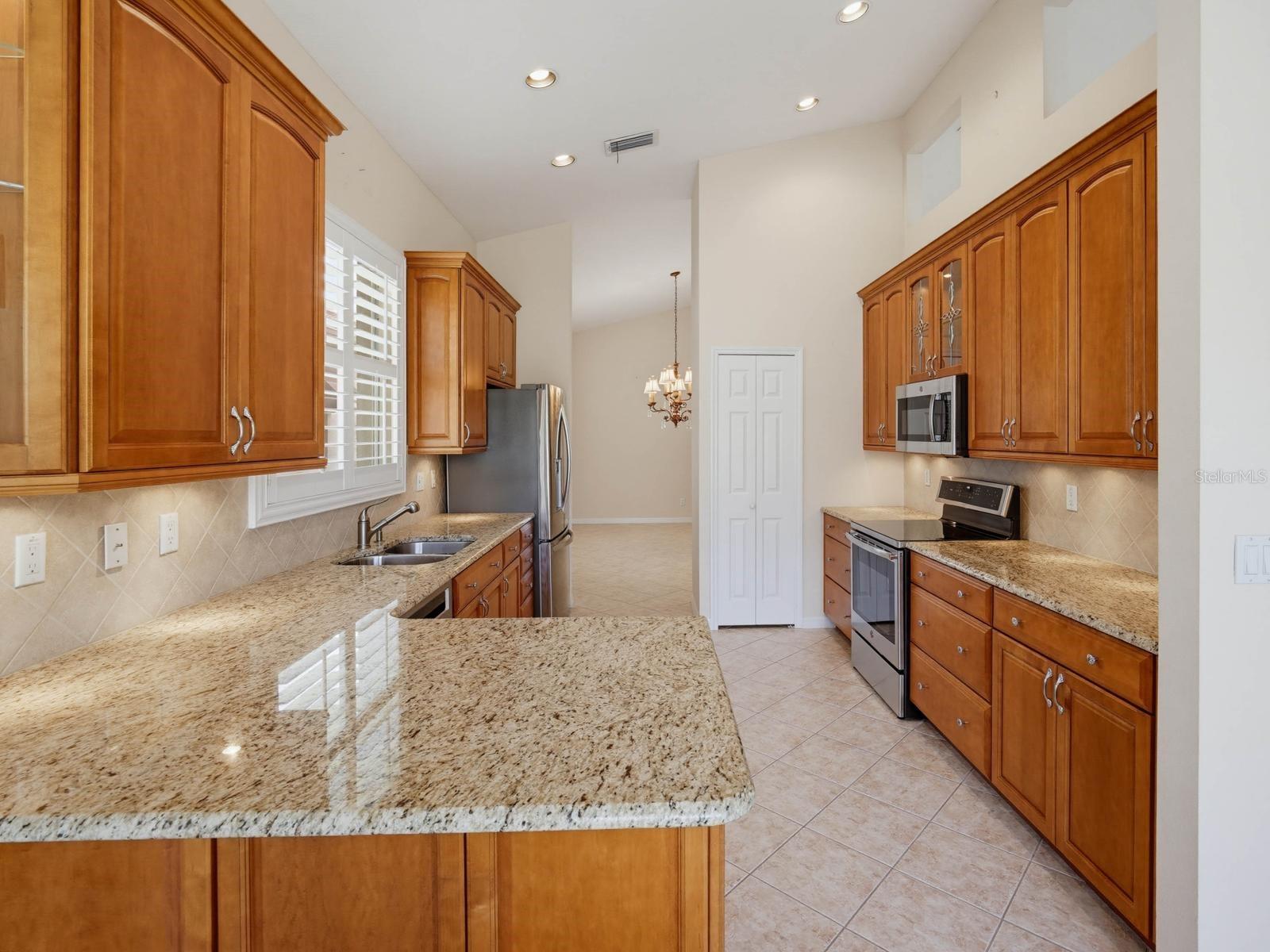 3944 Silk Oak Ln Property Photo 16