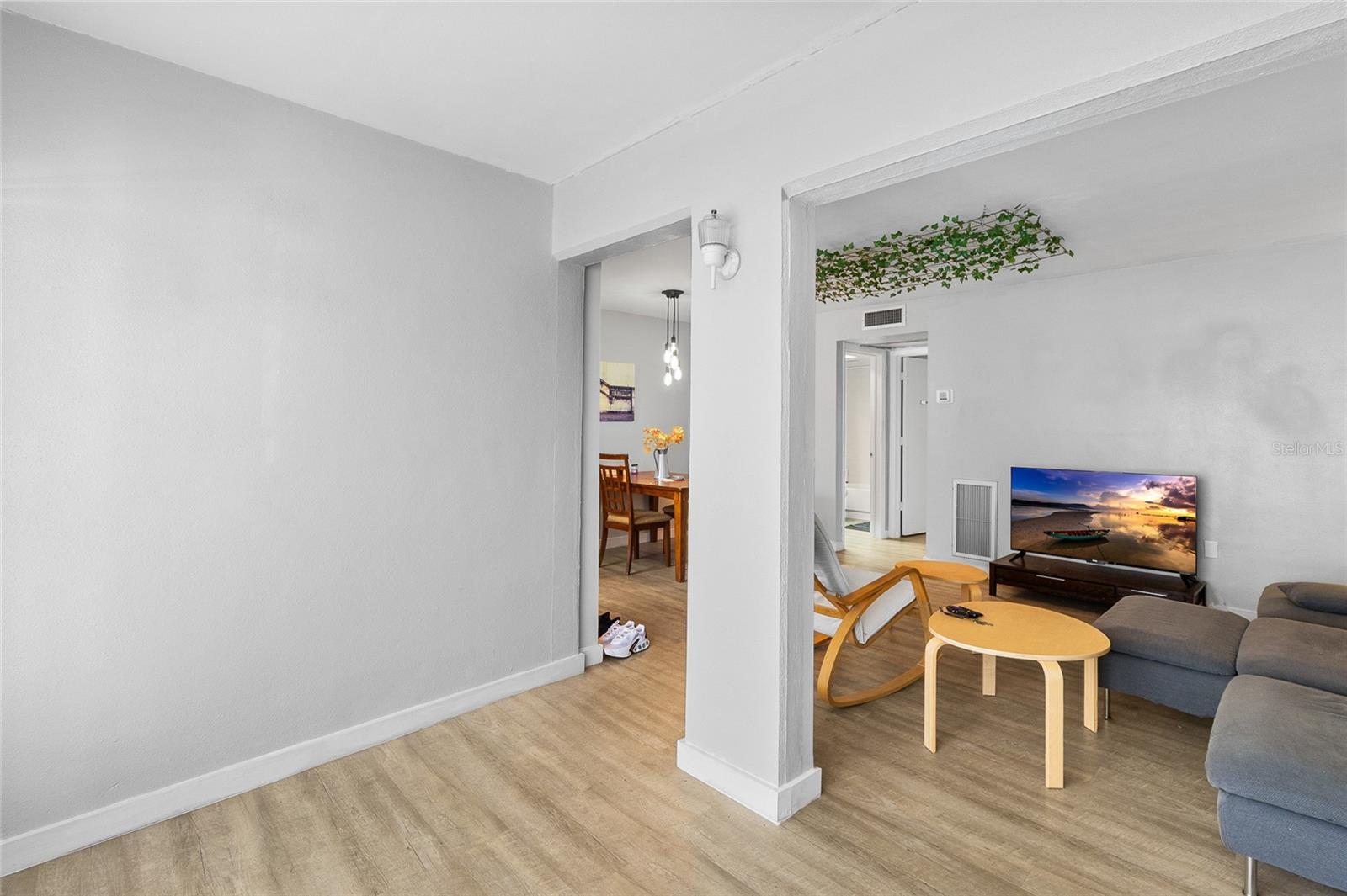 1221 Drew St #b3 Property Photo 4