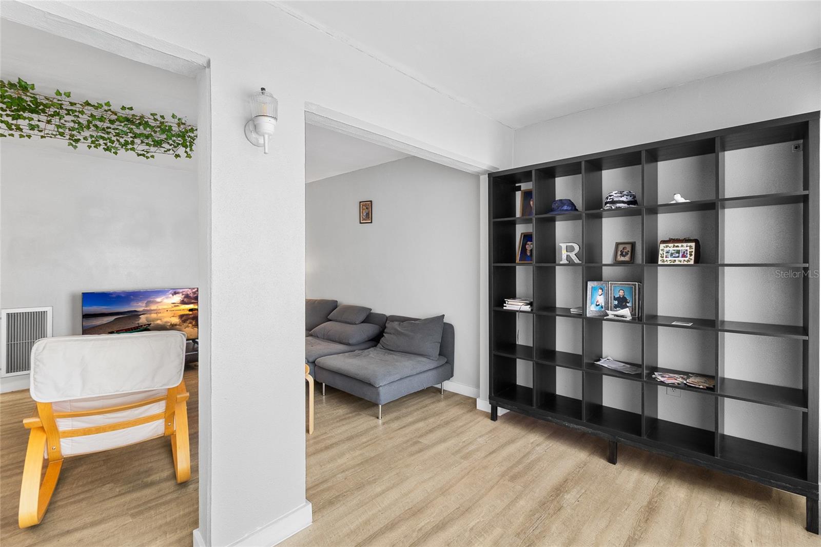 1221 Drew St #b3 Property Photo 5