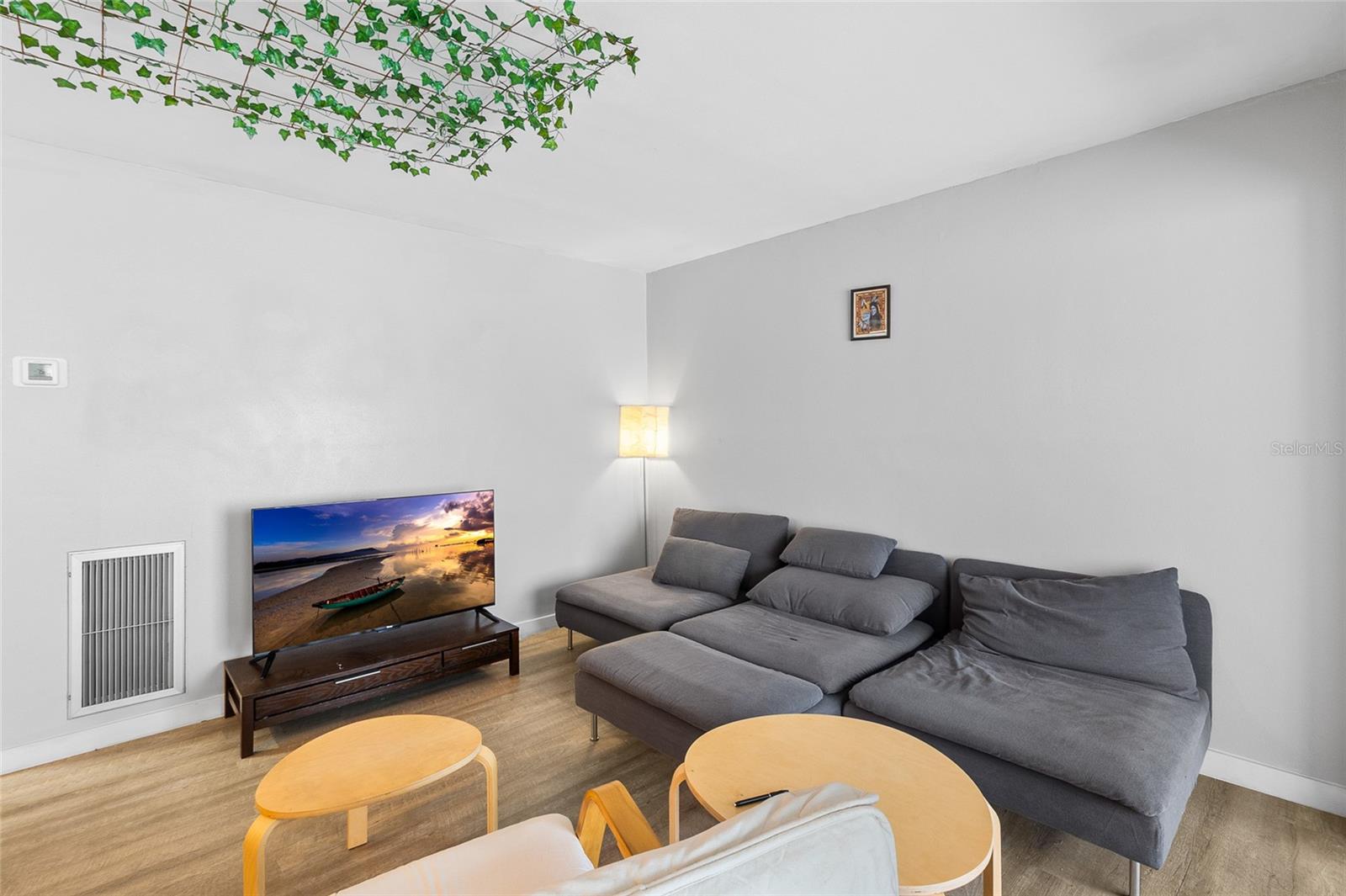1221 Drew St #b3 Property Photo 6