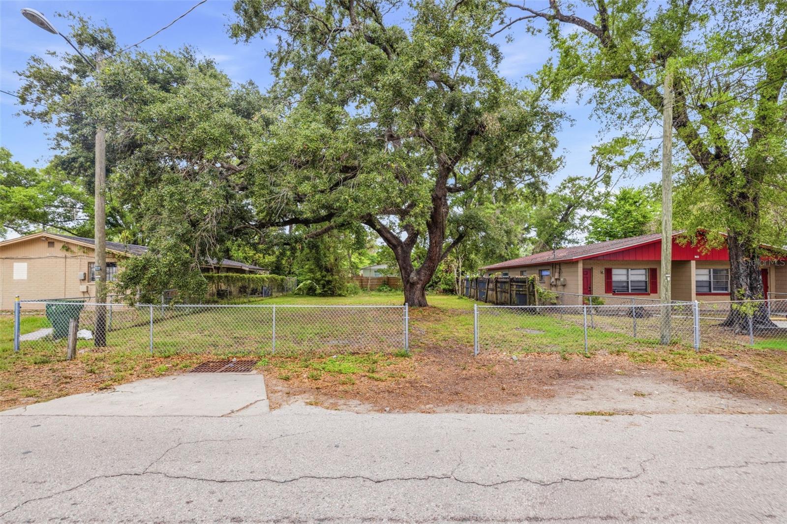 1706 E Idell St Property Photo 4