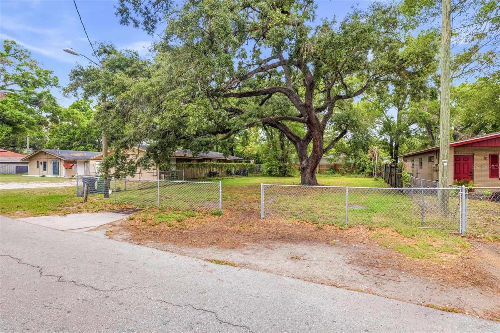 1706 E Idell St Property Photo 5