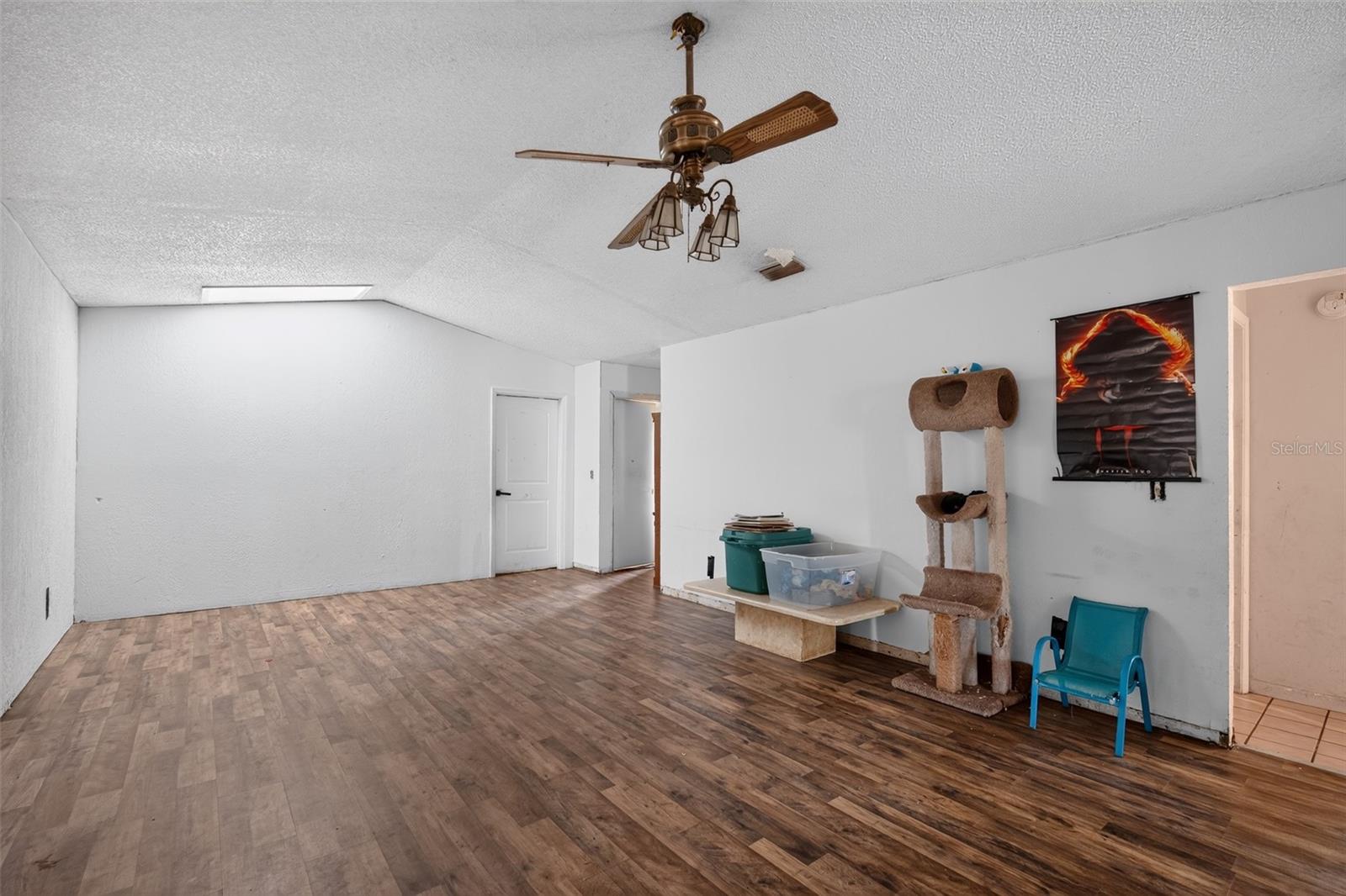 13277 Brewster Rd Property Photo 5