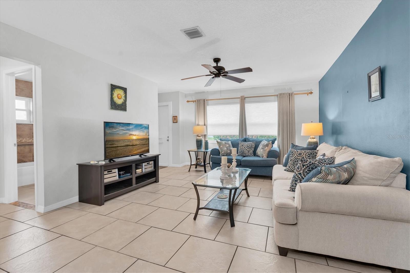 7030 Versailles N Property Photo 4