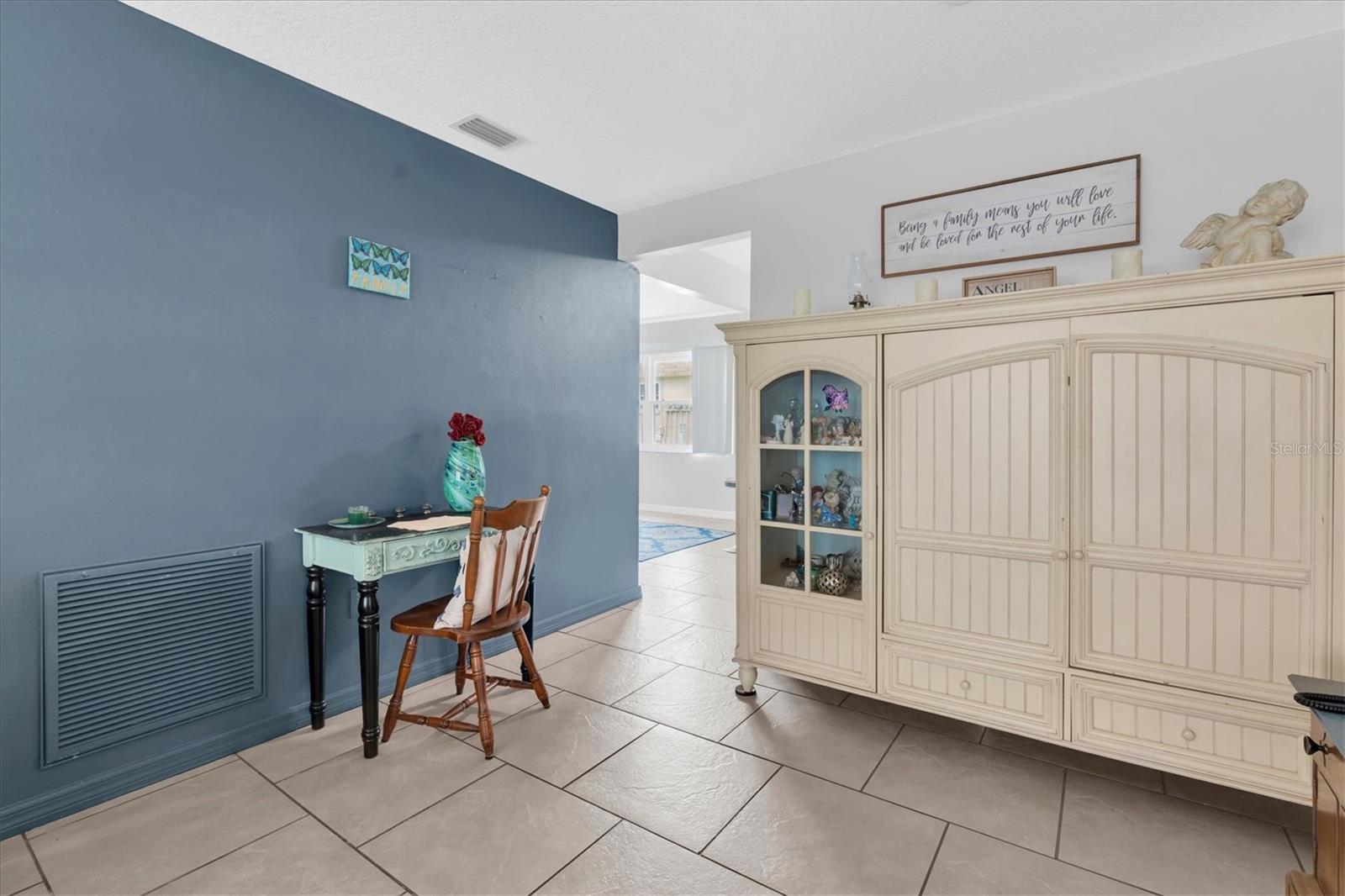 7030 Versailles N Property Photo 7
