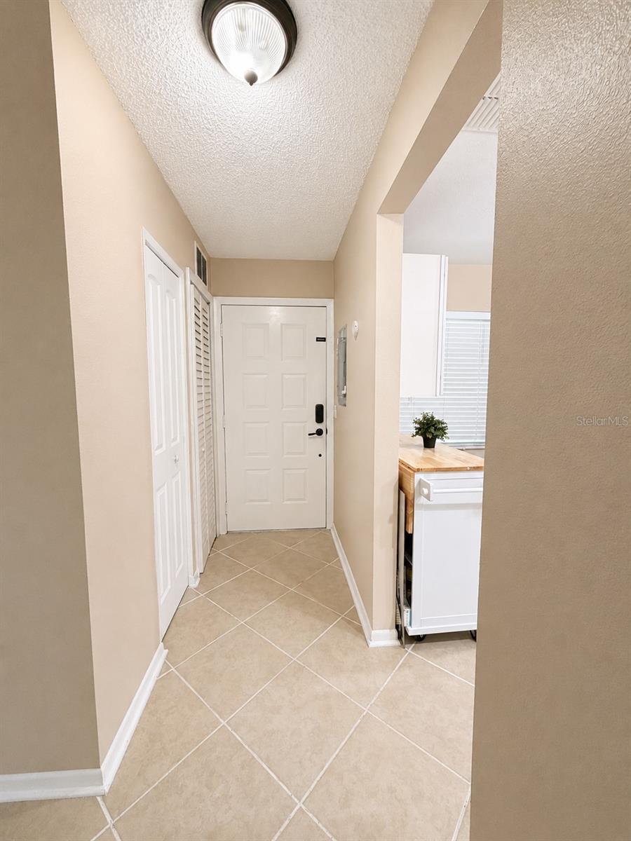 1435 Millstream Ln #204 Property Photo 2