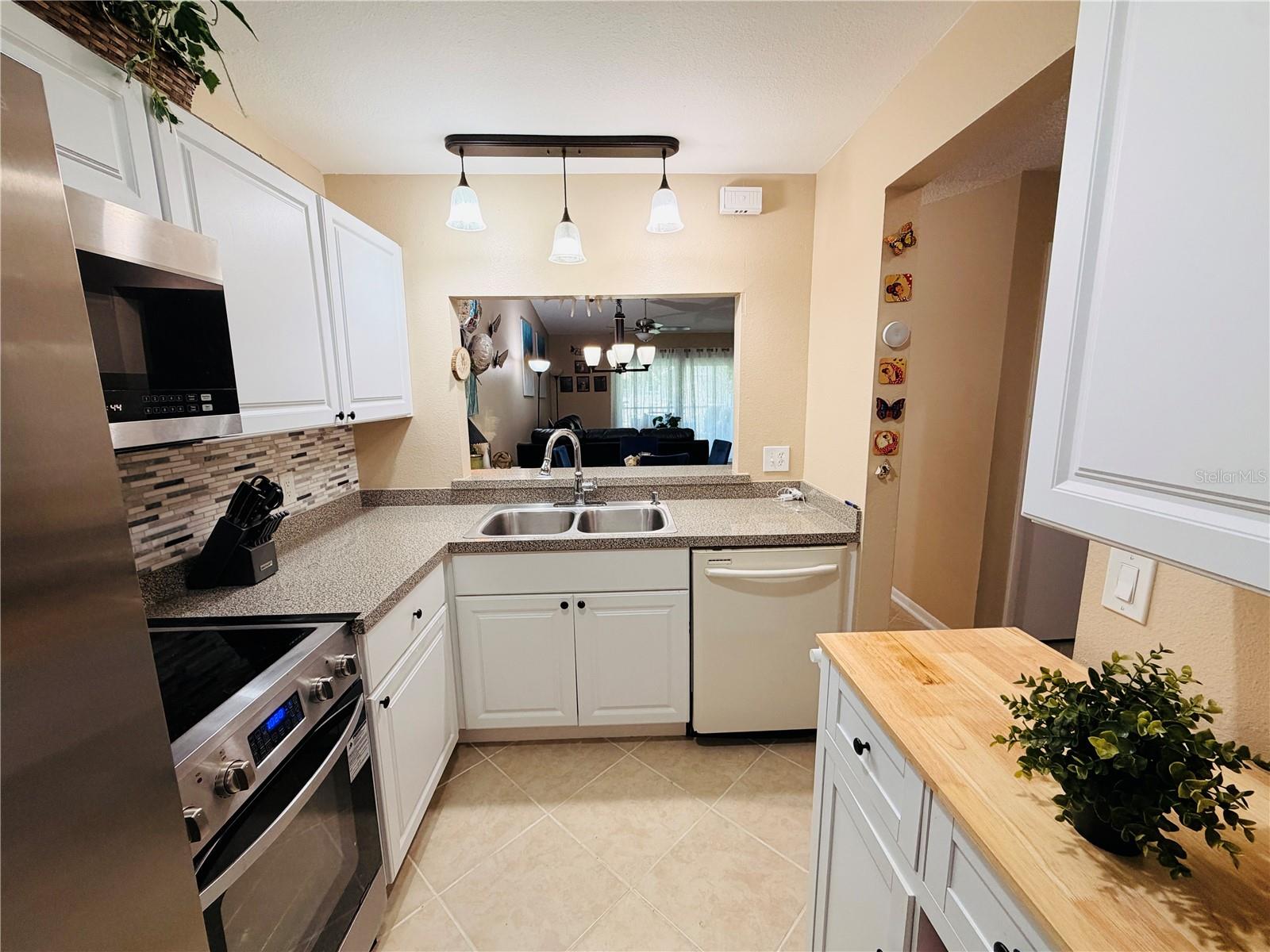 1435 Millstream Ln #204 Property Photo 7