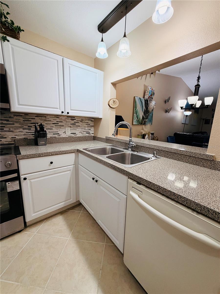 1435 Millstream Ln #204 Property Photo 11
