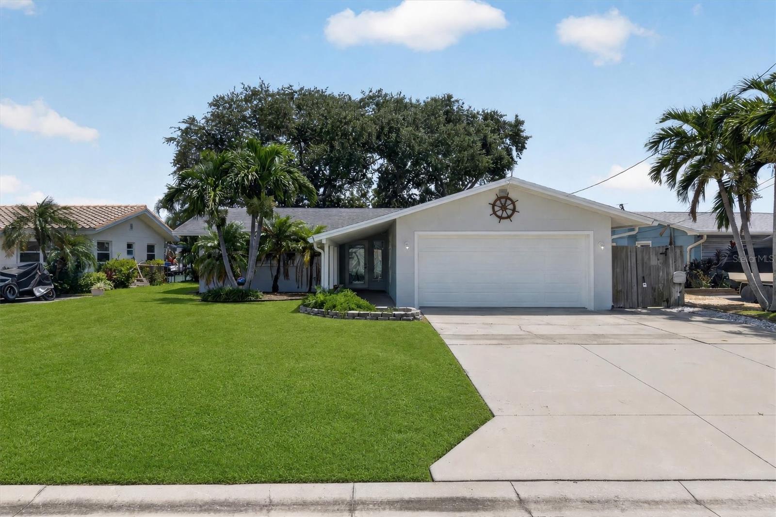541 Lillian Dr Property Photo 4