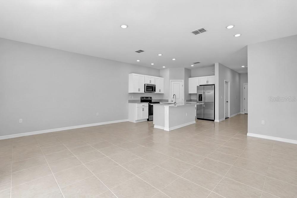 13203 Stable Pl Property Photo 3