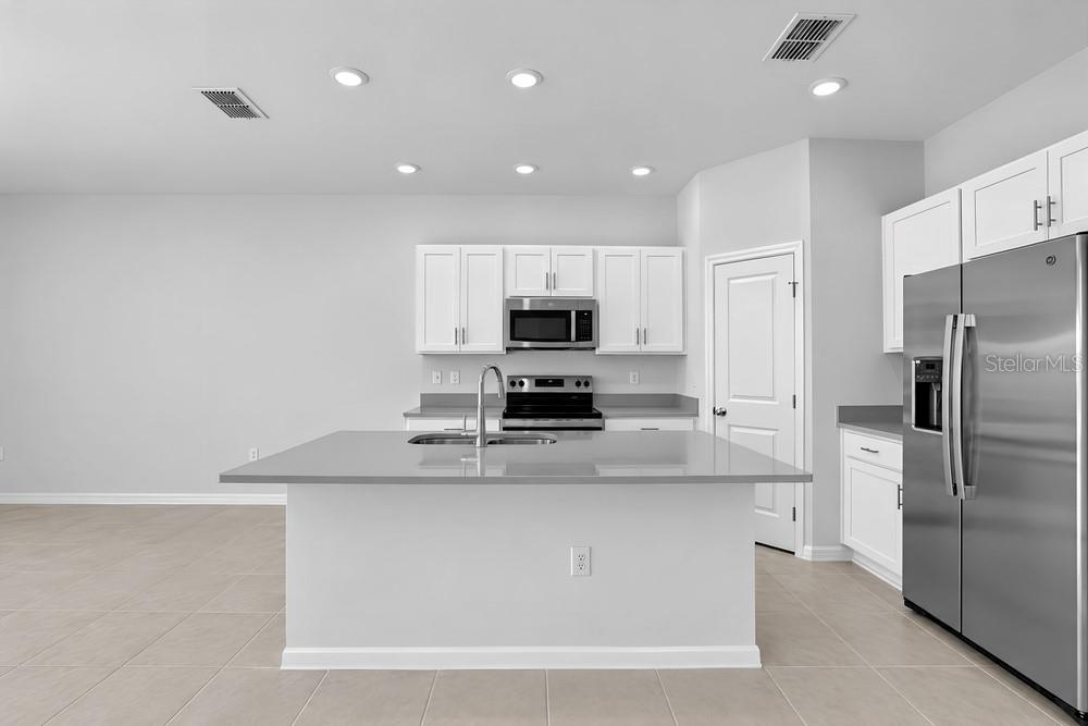 13203 Stable Pl Property Photo 7