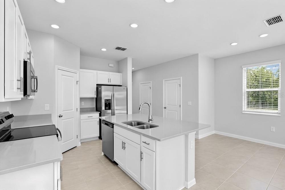 13203 Stable Pl Property Photo 8