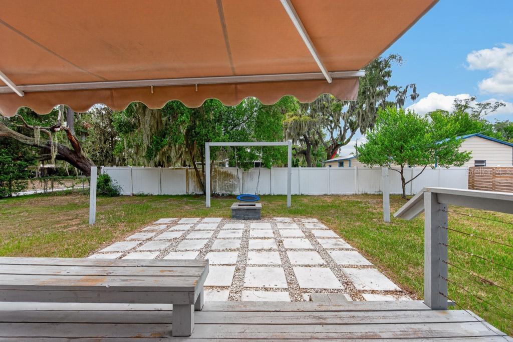 215 S Elm Rd Property Photo 2