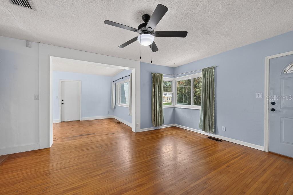 215 S Elm Rd Property Photo 8