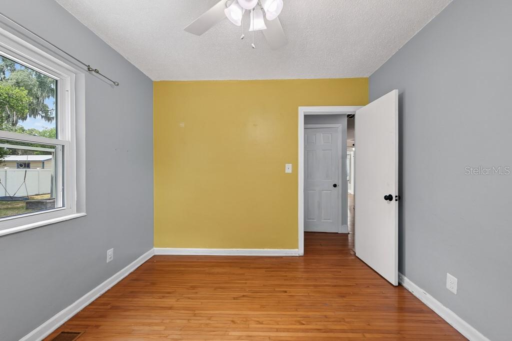 215 S Elm Rd Property Photo 28