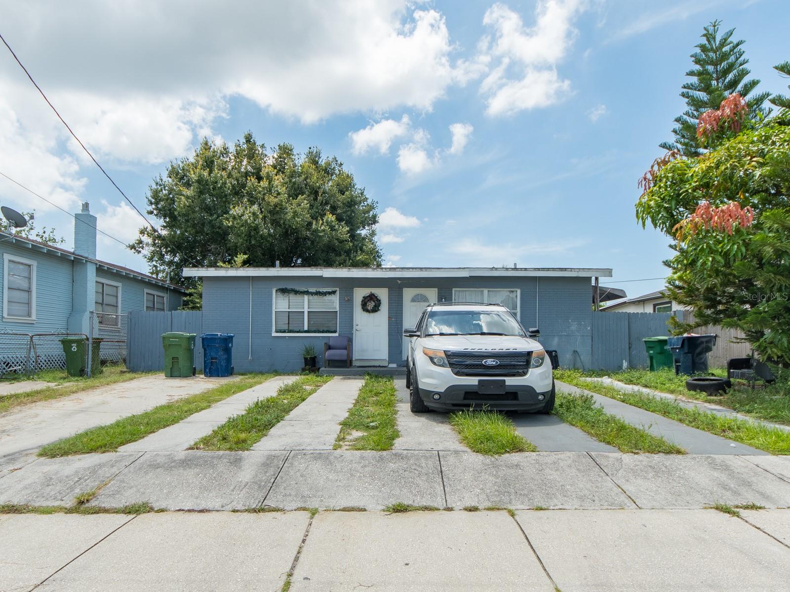 2532 W Walnut St Property Photo 1
