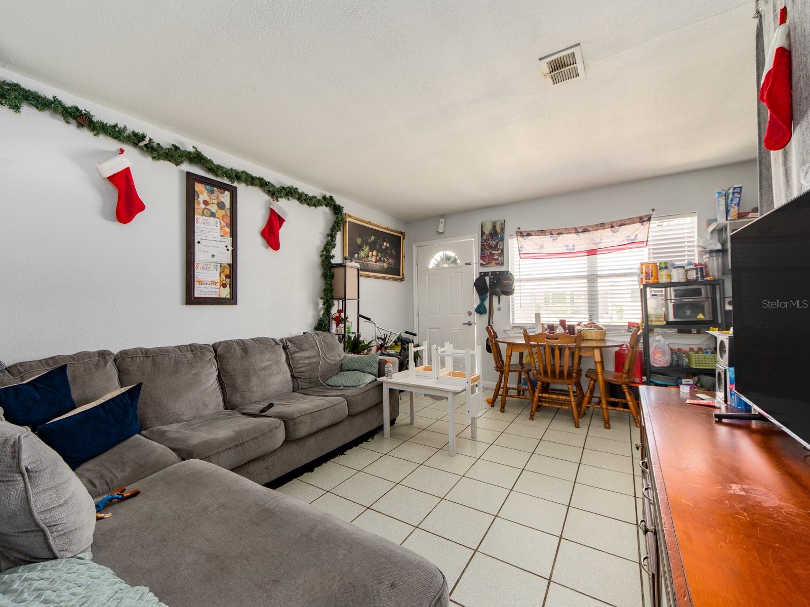 2532 W Walnut St Property Photo 10