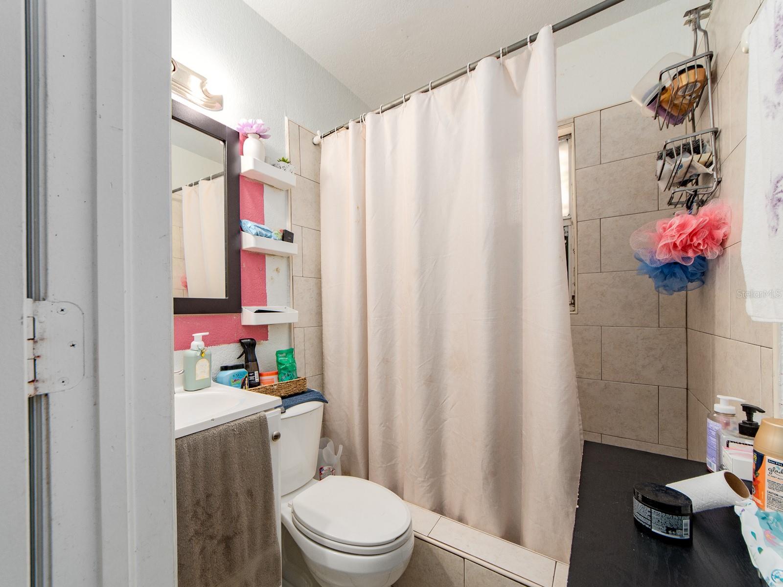 2532 W Walnut St Property Photo 15