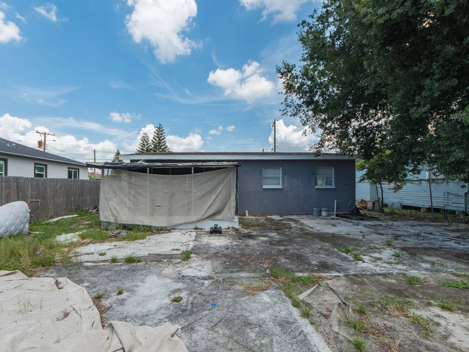 2532 W Walnut St Property Photo 18