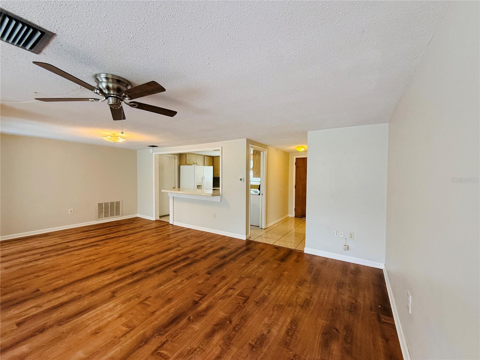 7910 Lilac Dr Property Photo 3