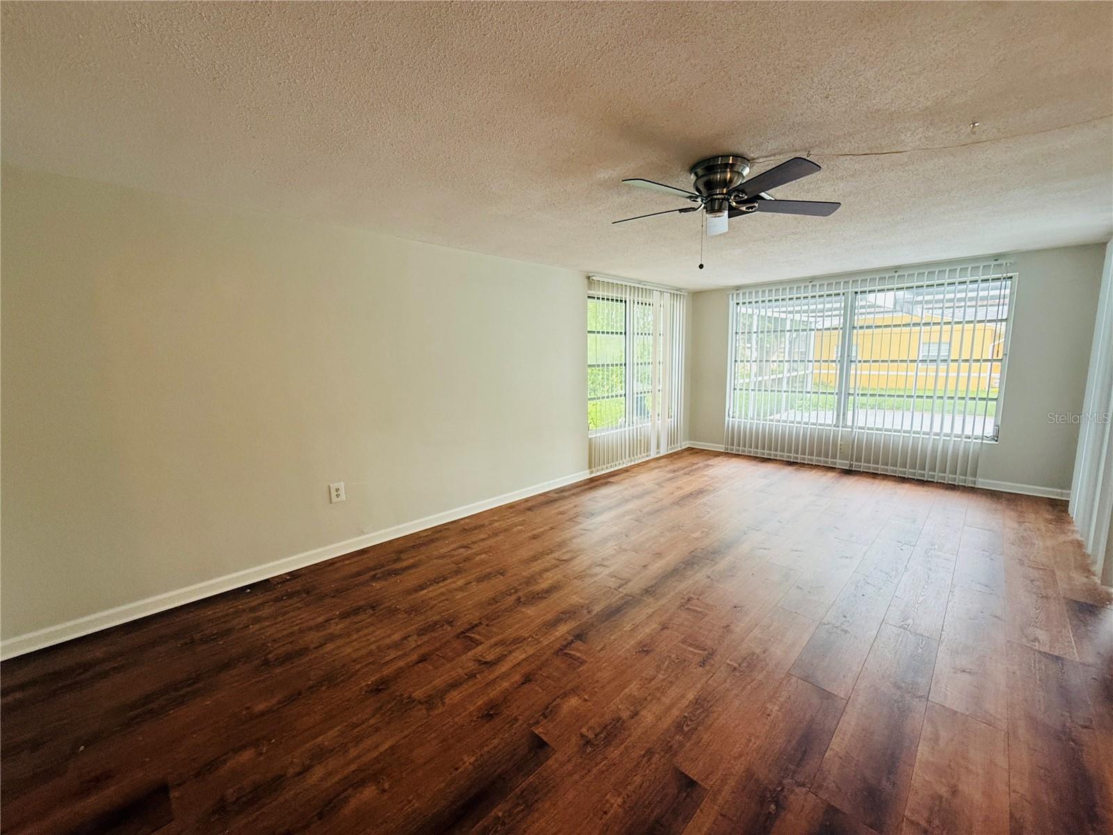 7910 Lilac Dr Property Photo 4