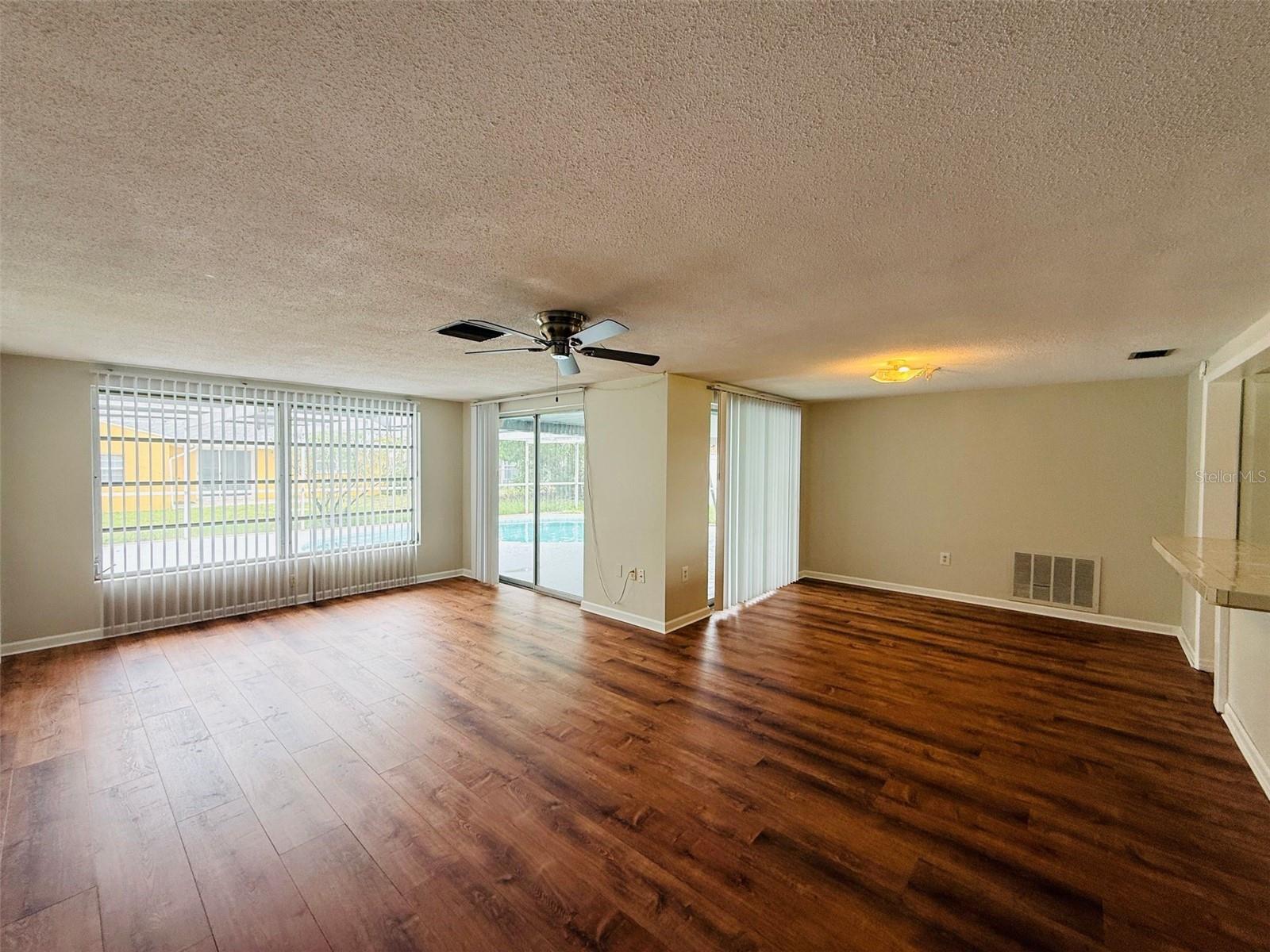 7910 Lilac Dr Property Photo 6