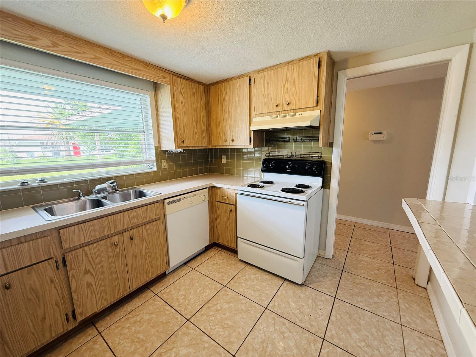 7910 Lilac Dr Property Photo 9