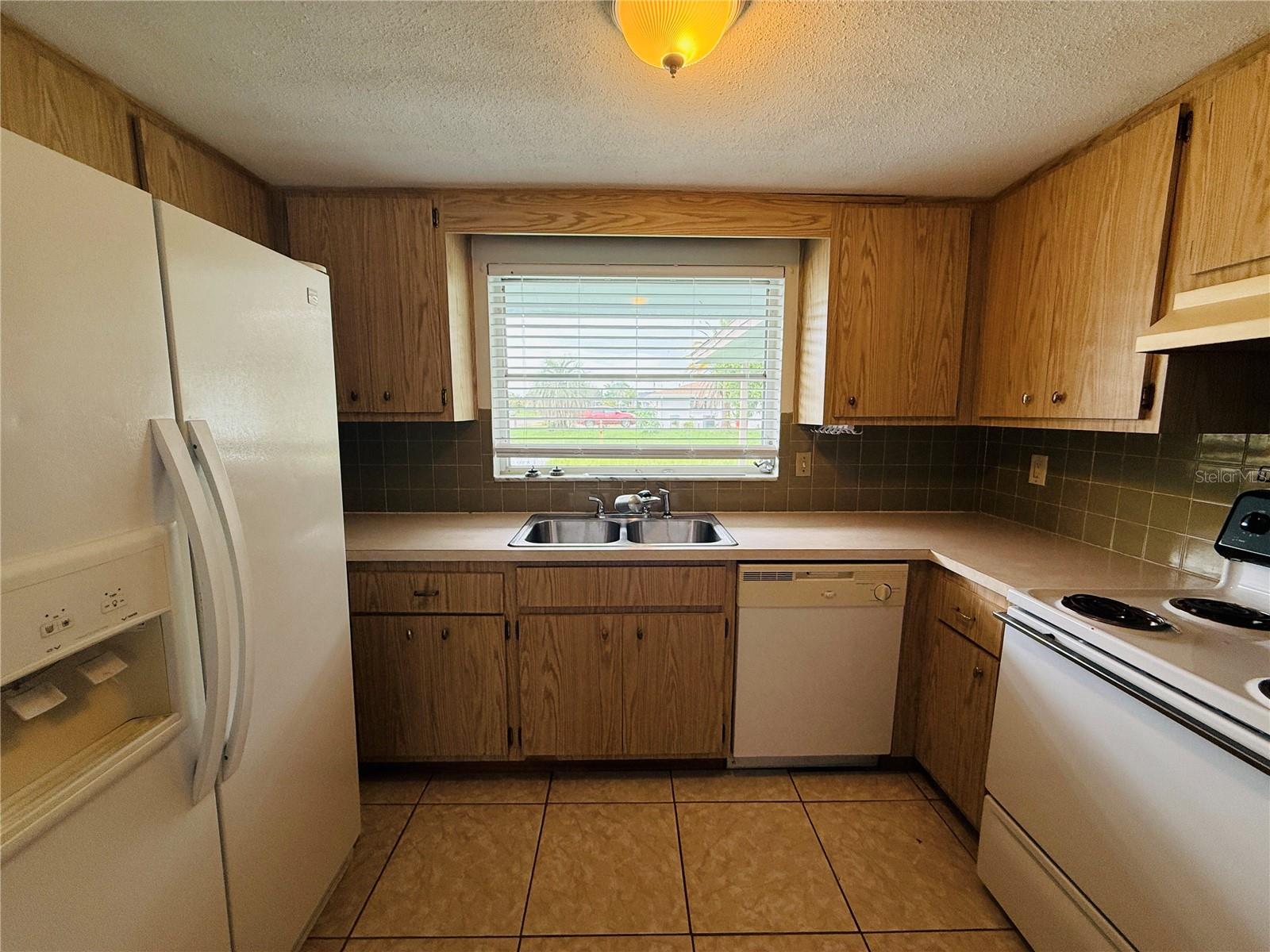 7910 Lilac Dr Property Photo 11