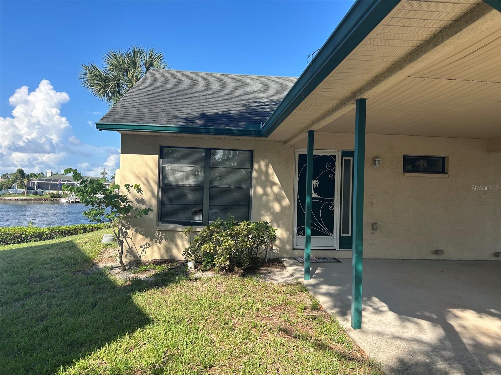608 Yardarm Dr #4 Property Photo 3