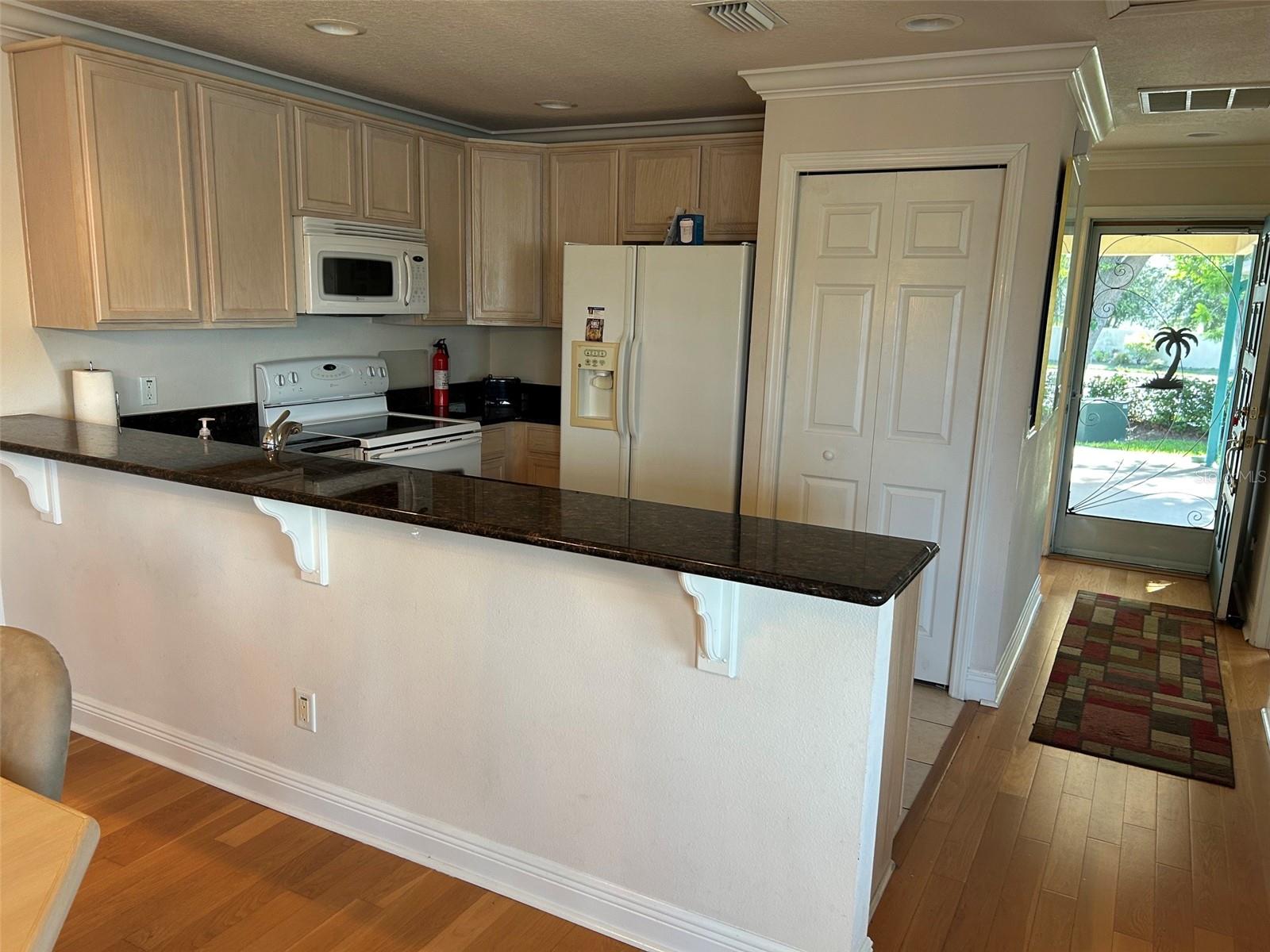 608 Yardarm Dr #4 Property Photo 8