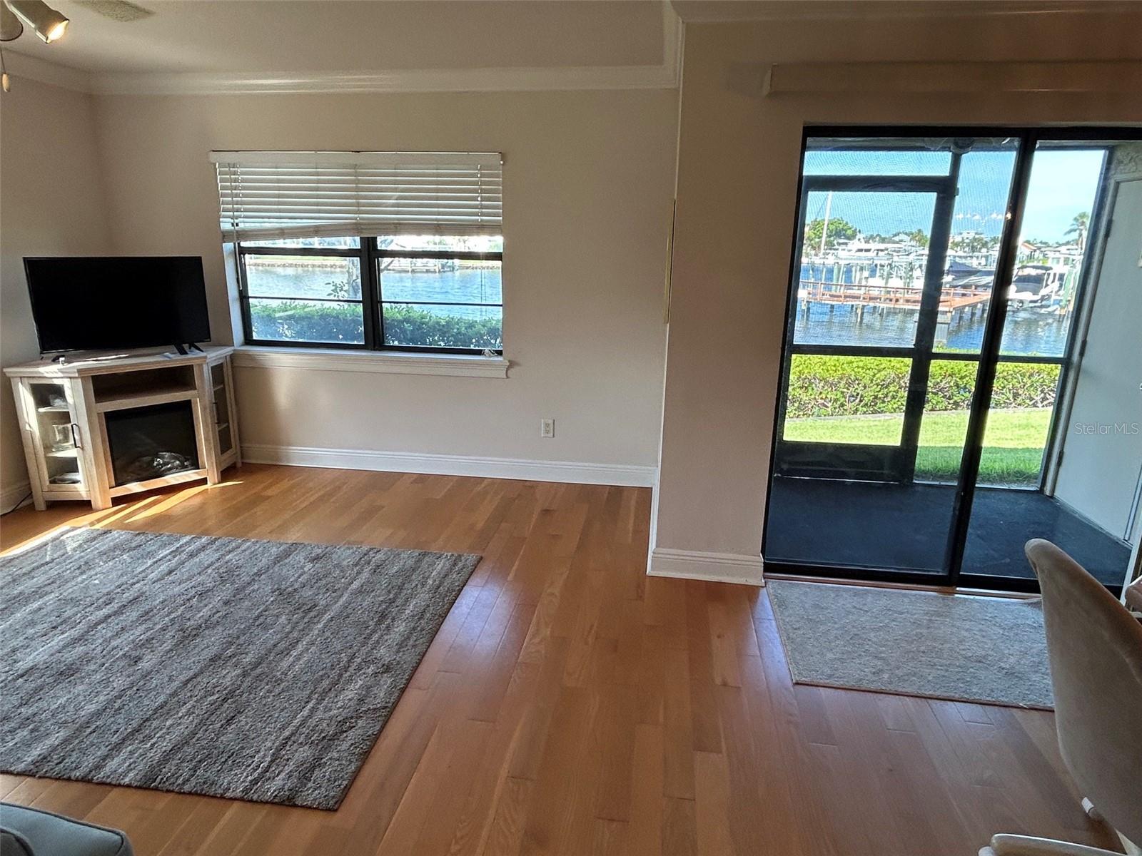 608 Yardarm Dr #4 Property Photo 10