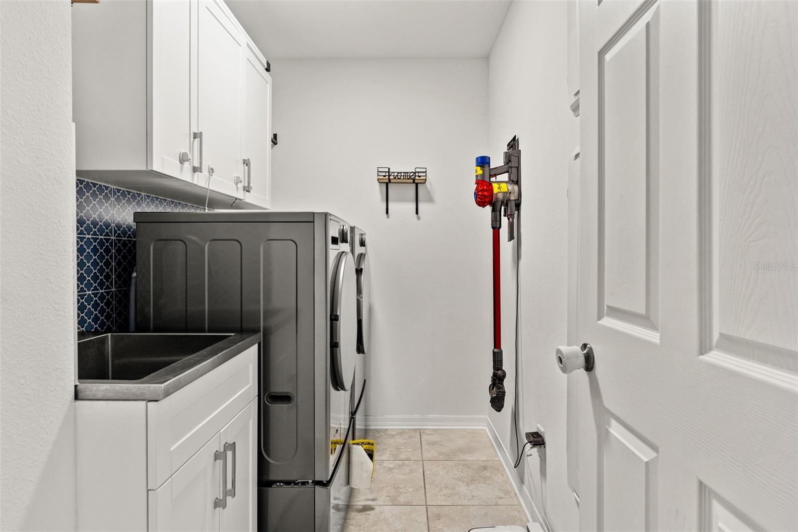 7328 Pool Compass Loop Property Photo 29