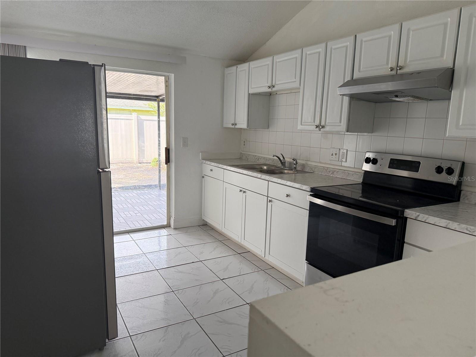 10205 Bellhurst Ct Property Photo 6