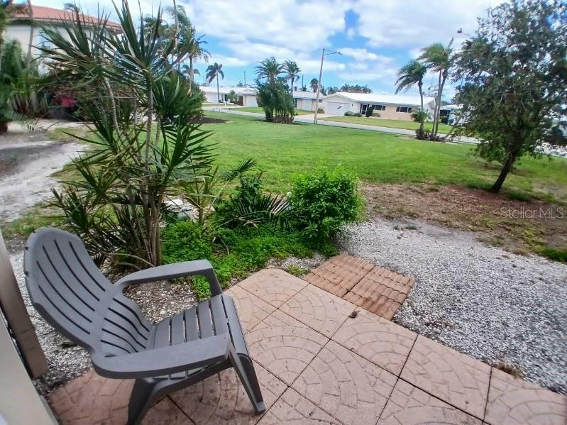 10350 IMPERIAL POINT DR W #8 Property Photo 1