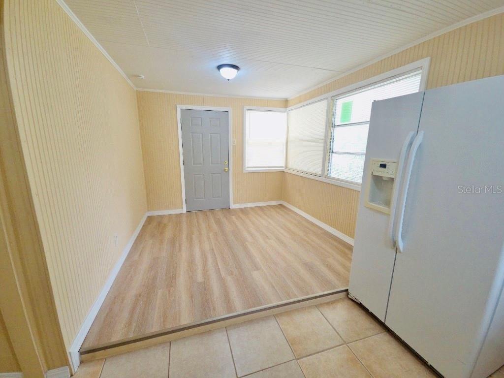1018 E Holland Ave Property Photo 8