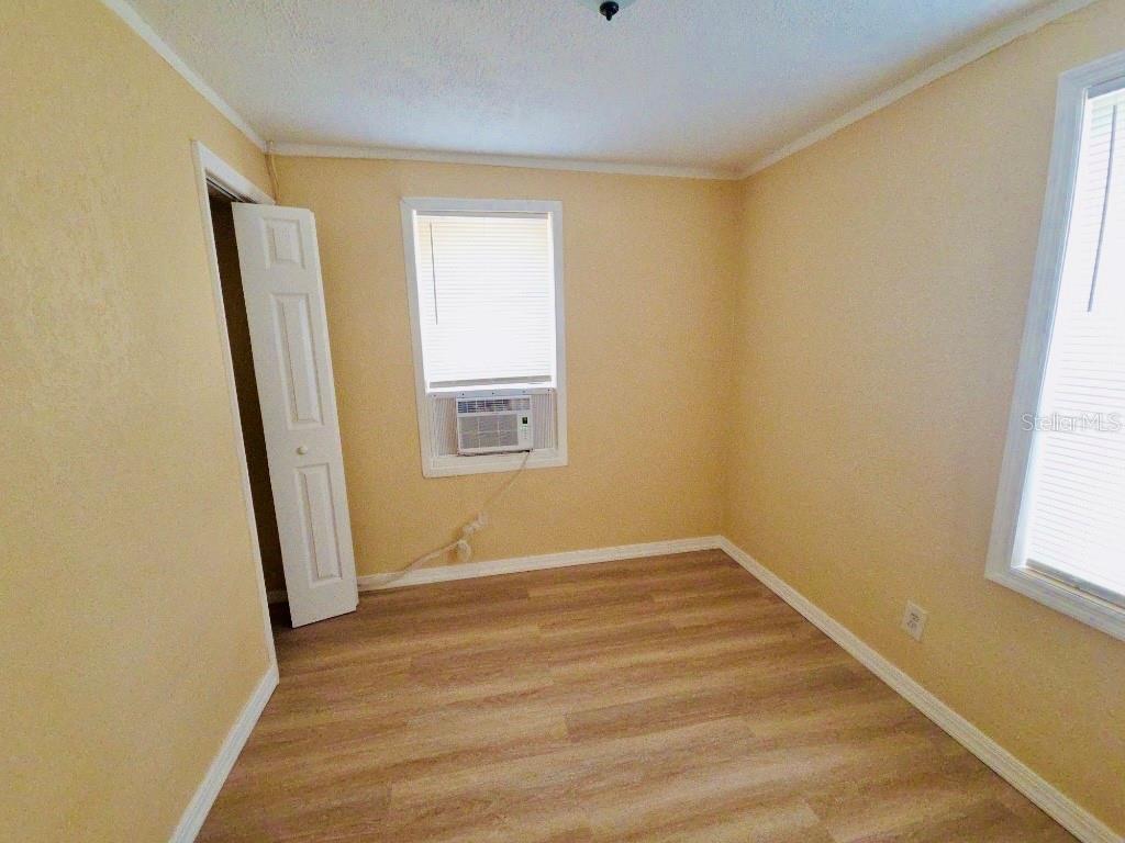 1018 E Holland Ave Property Photo 9