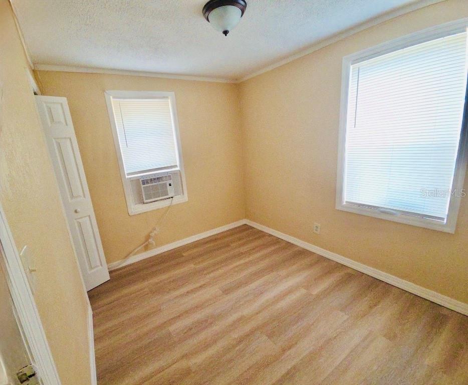 1018 E Holland Ave Property Photo 11