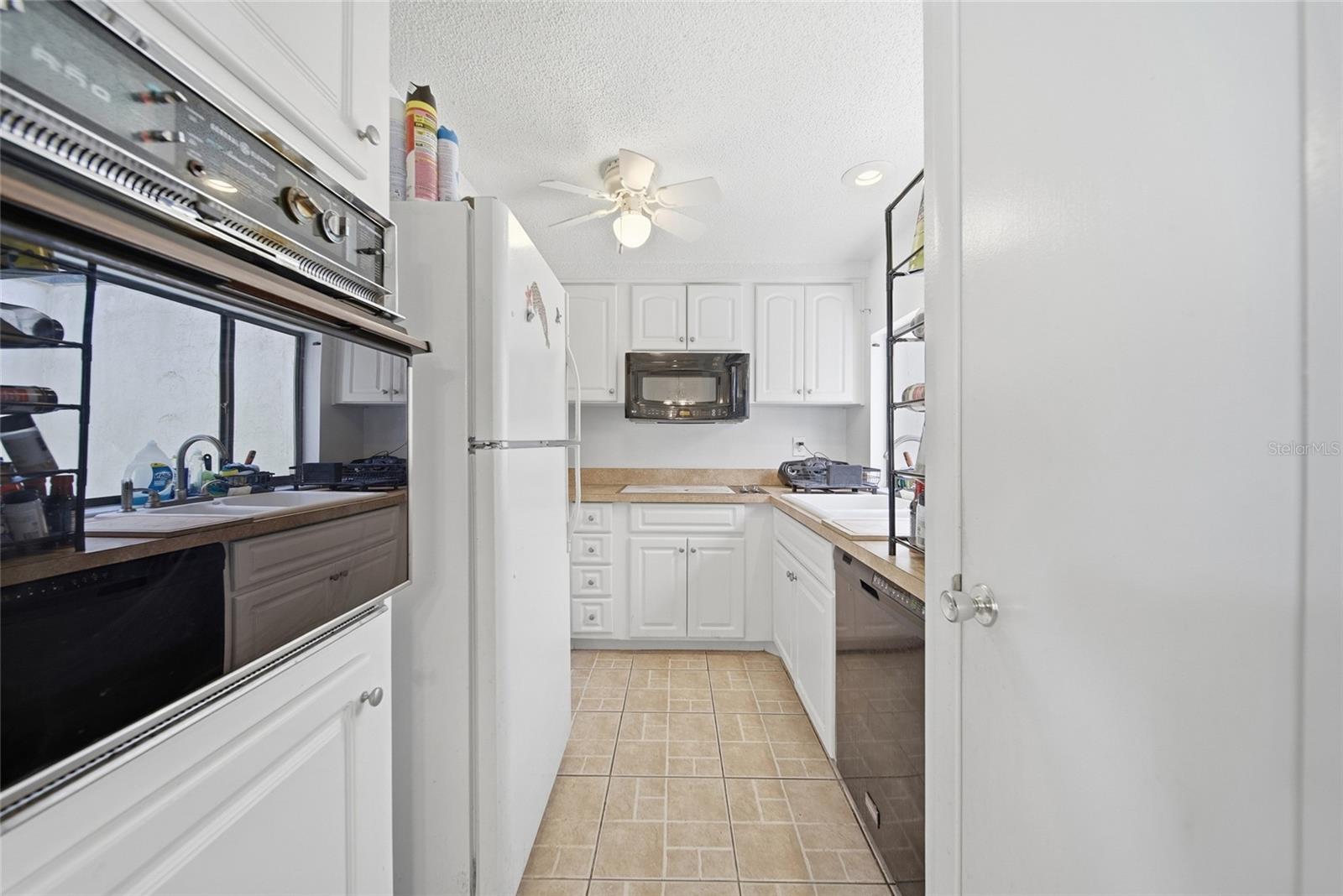 12229 Cider Mill Ln Property Photo 6