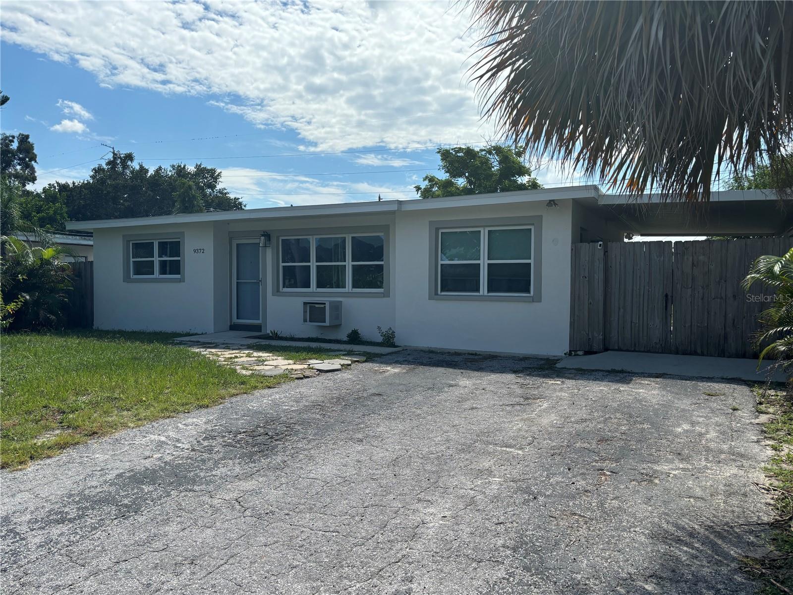 9372 88TH WAY Property Photo 1
