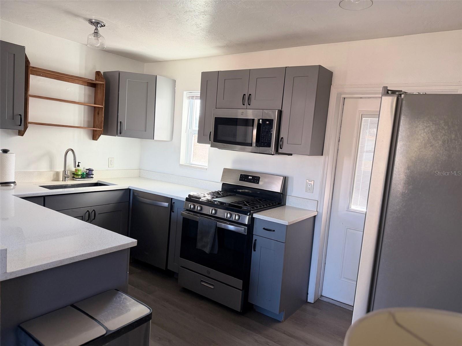 9372 88th Way Property Photo 2