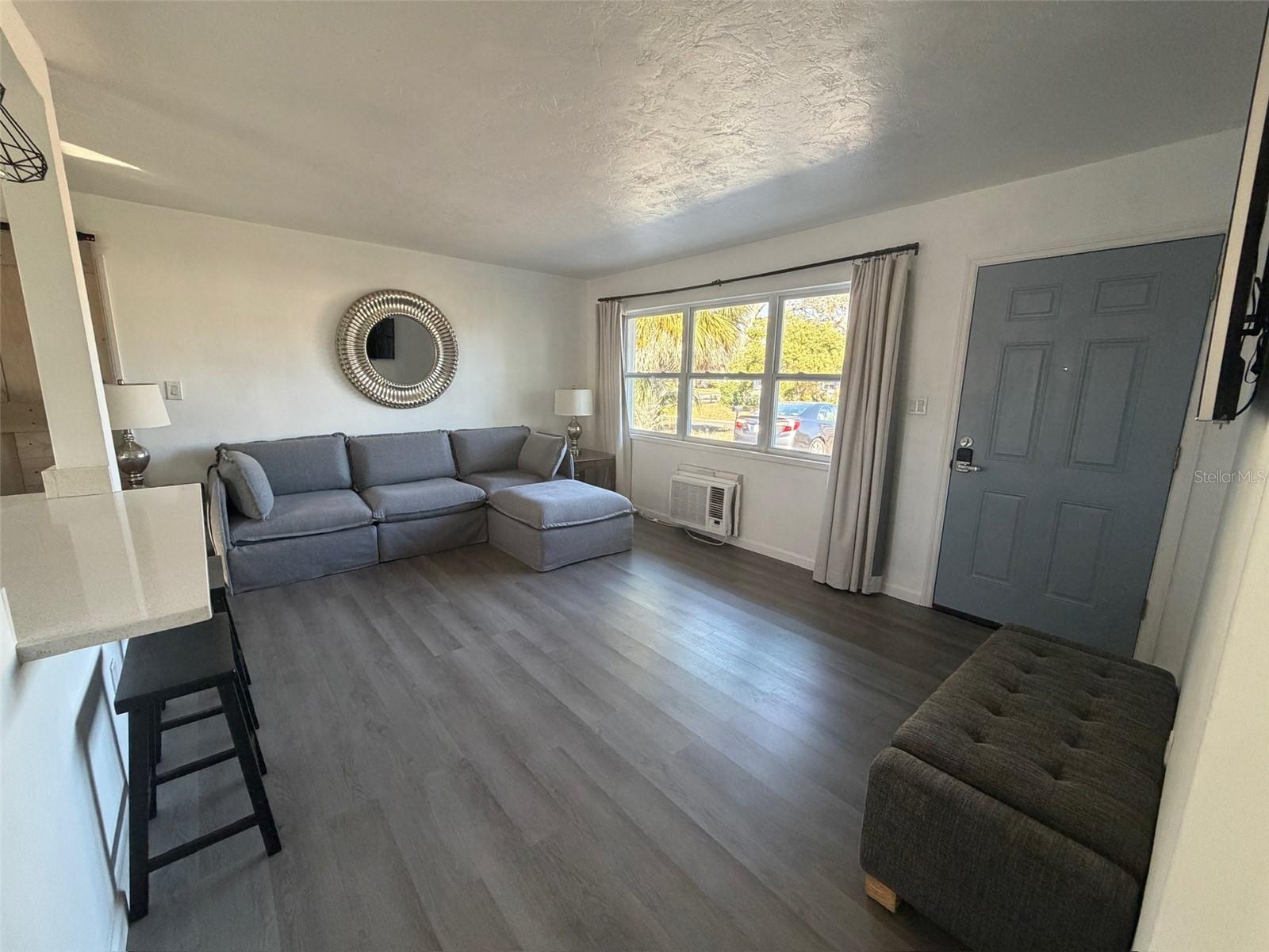 9372 88th Way Property Photo 3
