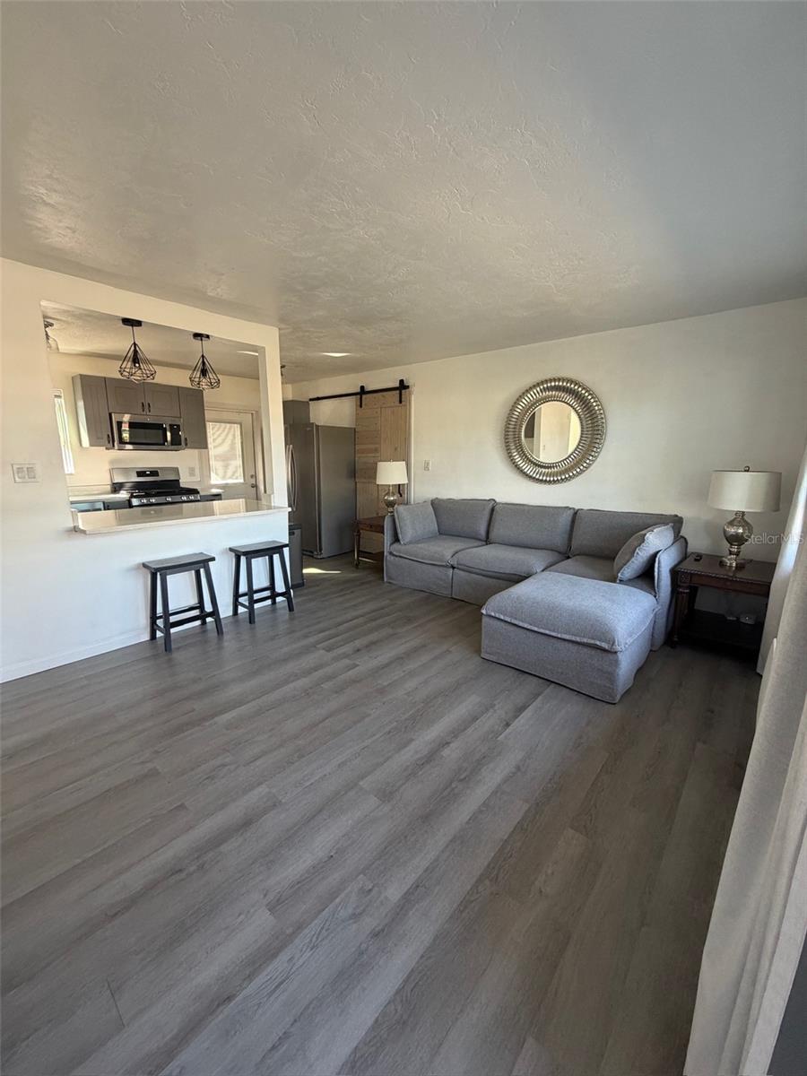 9372 88th Way Property Photo 4